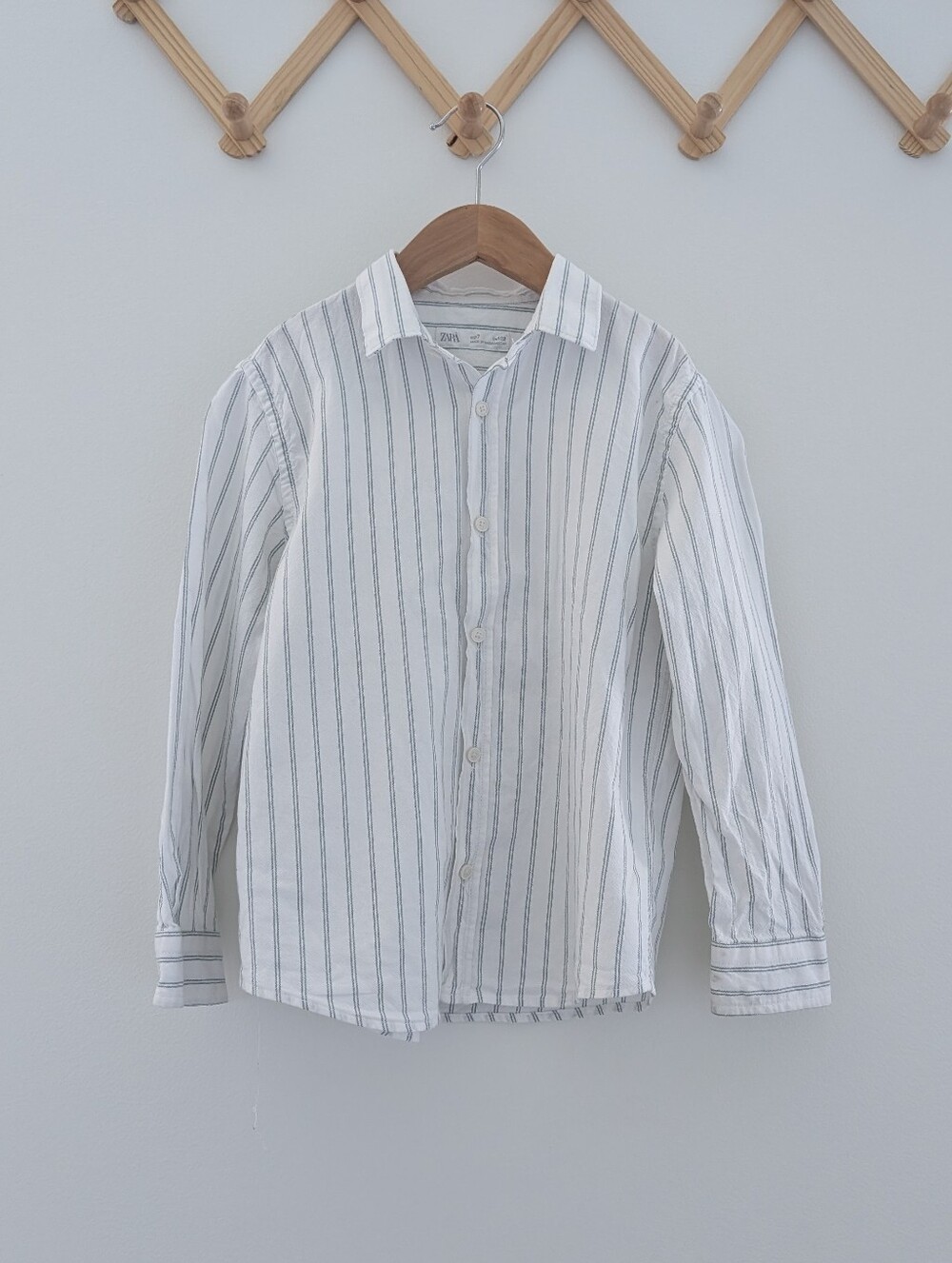 Zara Boys White & Green Stripe Button-Up Shirt Size 7